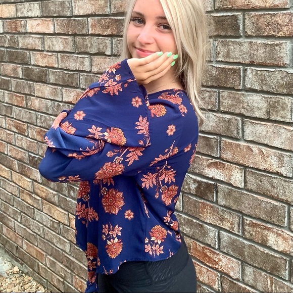Self Esteem Tie Front Bell Sleeves Floral Top M - Picture 6 of 15